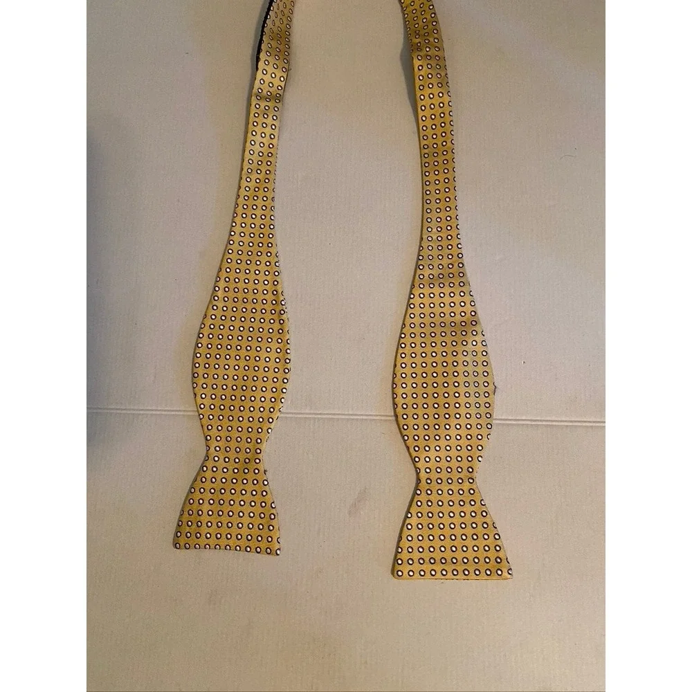 Jos. A. Bank Executive Collection Mens Yellow Silk Dot Self-Tie Bow Tie NWT